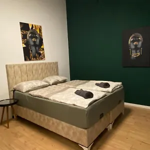 https://apt-7-min-to-hauptbahnhof-cozy-studio.vienna-besthotels.com
